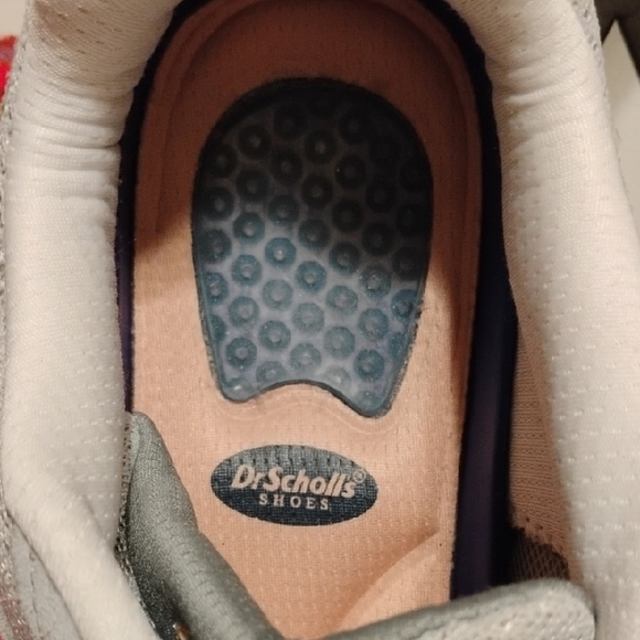 EUC Doctor Scholl's Gray Cushioned Sneakers with Mesh Upper Size 10 - Picture 2 of 6